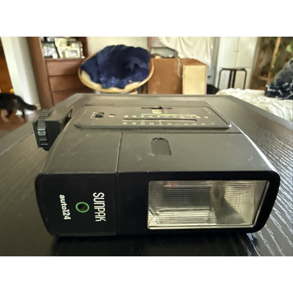 Sunpak auto124 Electronic Camera Flash -‎ Shoe Mount Type - Untested